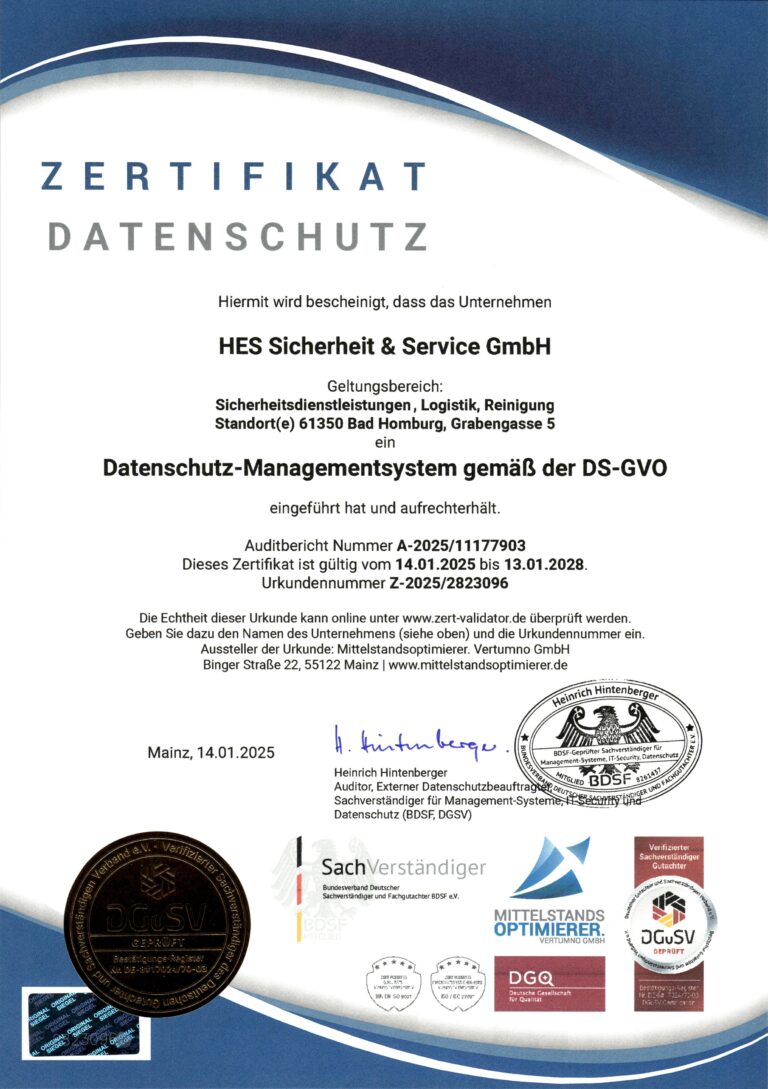 Ein Zertifikat für Datenschutz der HES Sicherheit & Service GmbH, das Qualitätskontrollen im Sicherheitsdienst belegt.